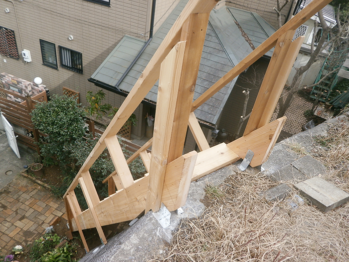 屋外の木製階段設置とテラス屋根を作りました 千葉市 市原市のリフォームの費用価格