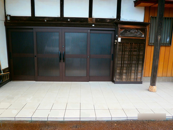 玄関リフォーム：伝統家屋の玄関引違戸、ポーチを全面改修　千葉市緑区