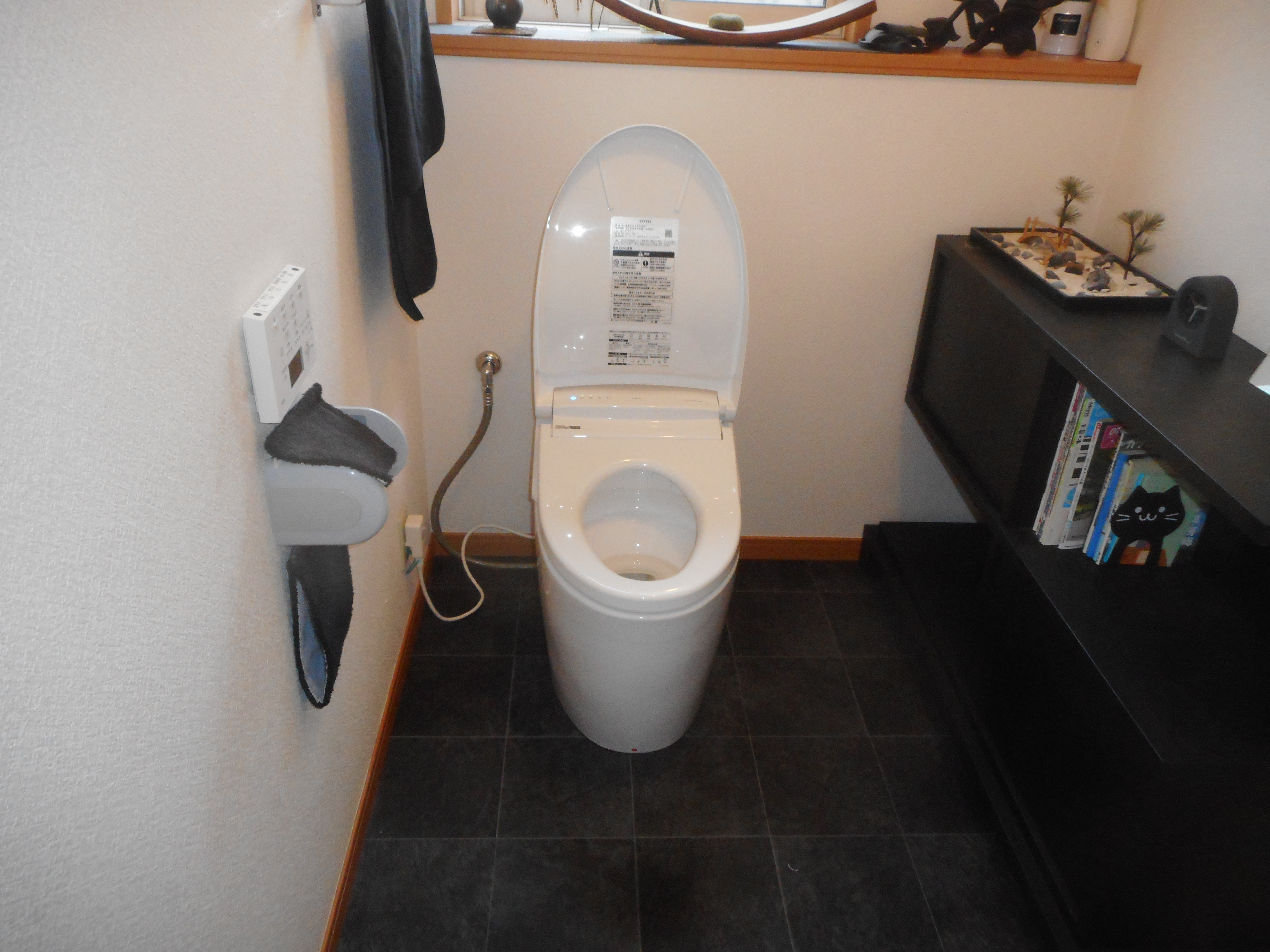 床とトイレの交換工事 床とトイレの交換工事
