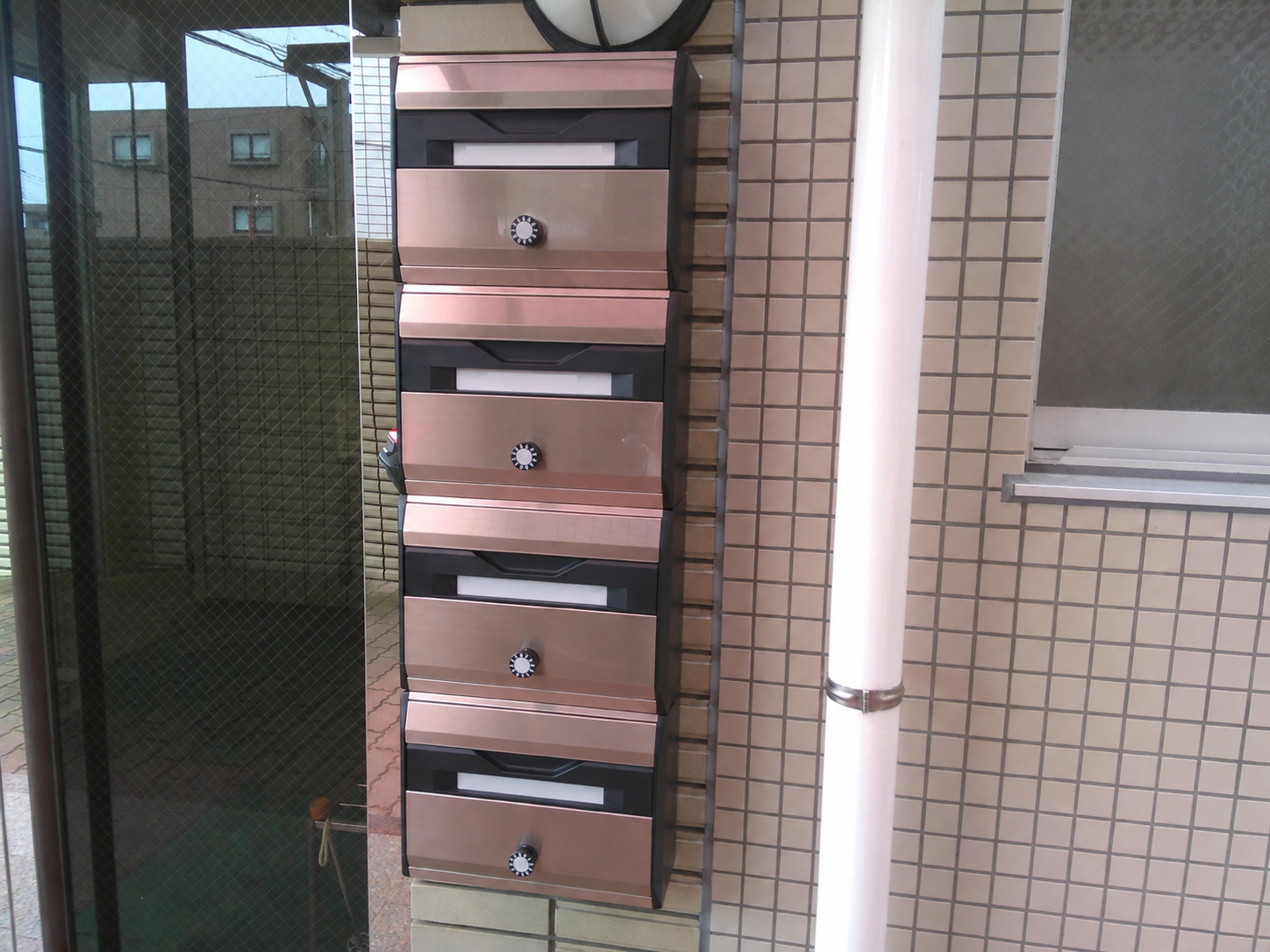千葉県I様で郵便ポスト4台取付工事を行いました。