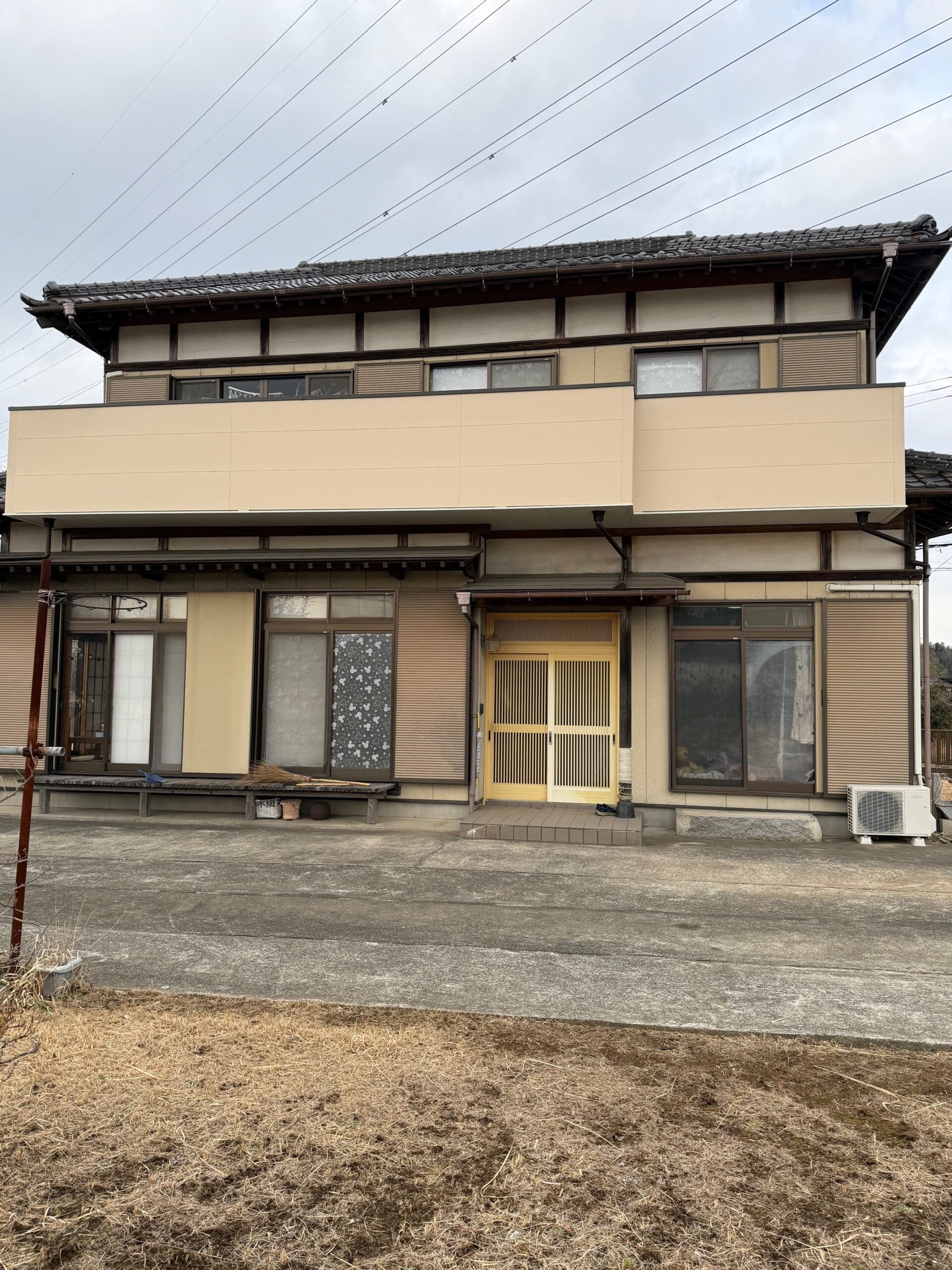 千葉市若葉区T様邸でベランダの補修工事を行いました。