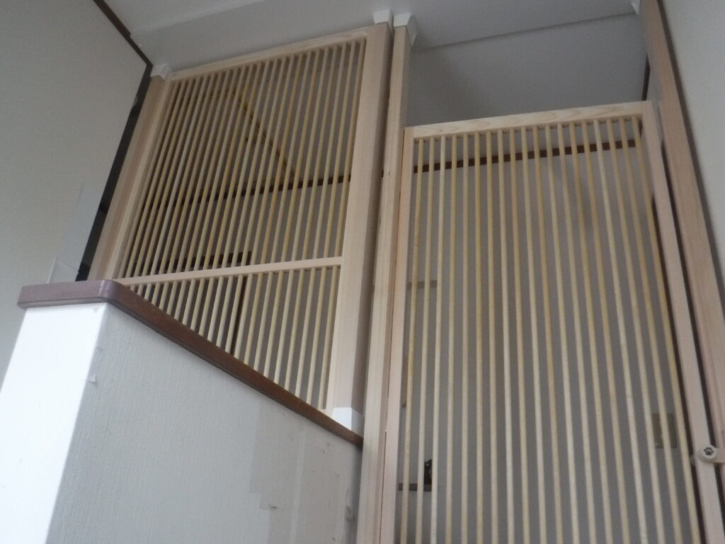 千葉県市川市I様邸でねこ工房製にゃんが-どを2台取り付けました。