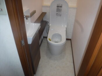 千葉市緑区F様邸でTOTO製ネオレストLS2に交換しました。