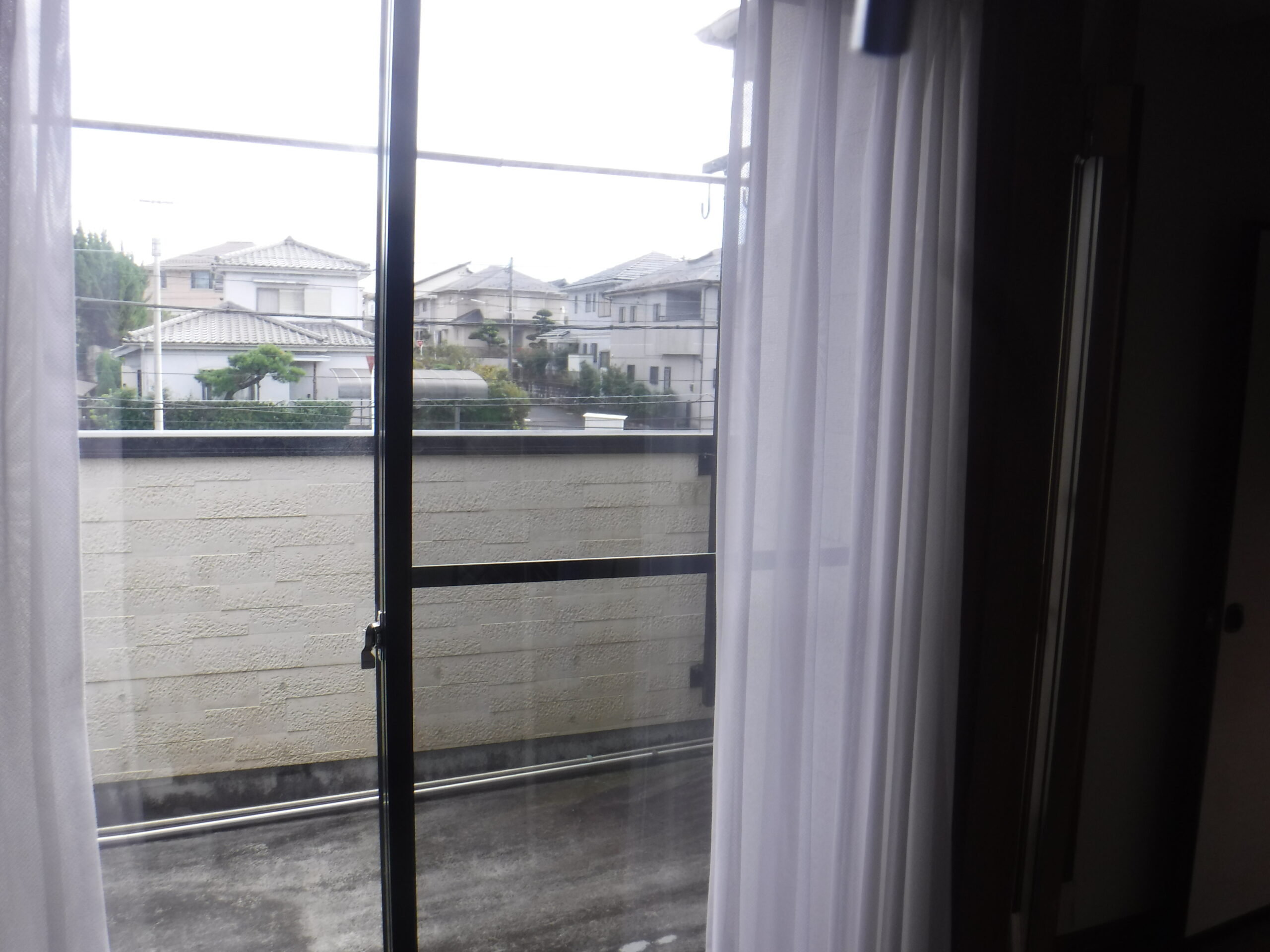 千葉市若葉区K様邸でガラスの交換工事行いました。