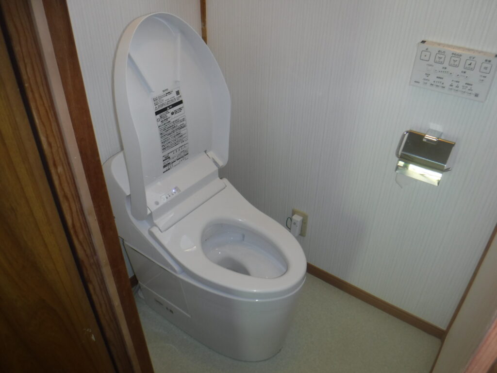千葉市若葉区U様邸でTOTO製トイレGG3に交換しました。