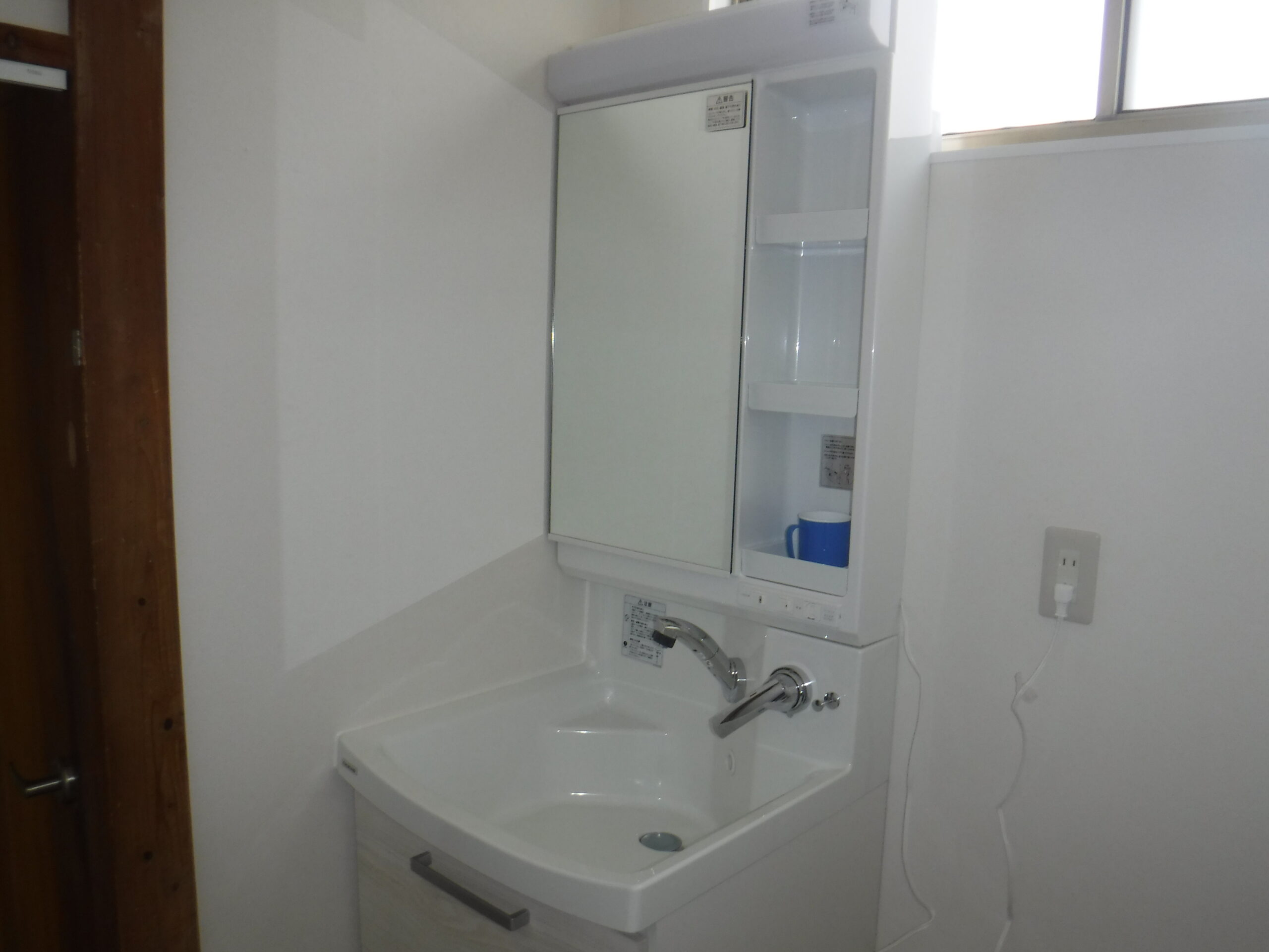 千葉市若葉区U様邸でクリナップ製洗面化粧台ファンシオを取り付けました。