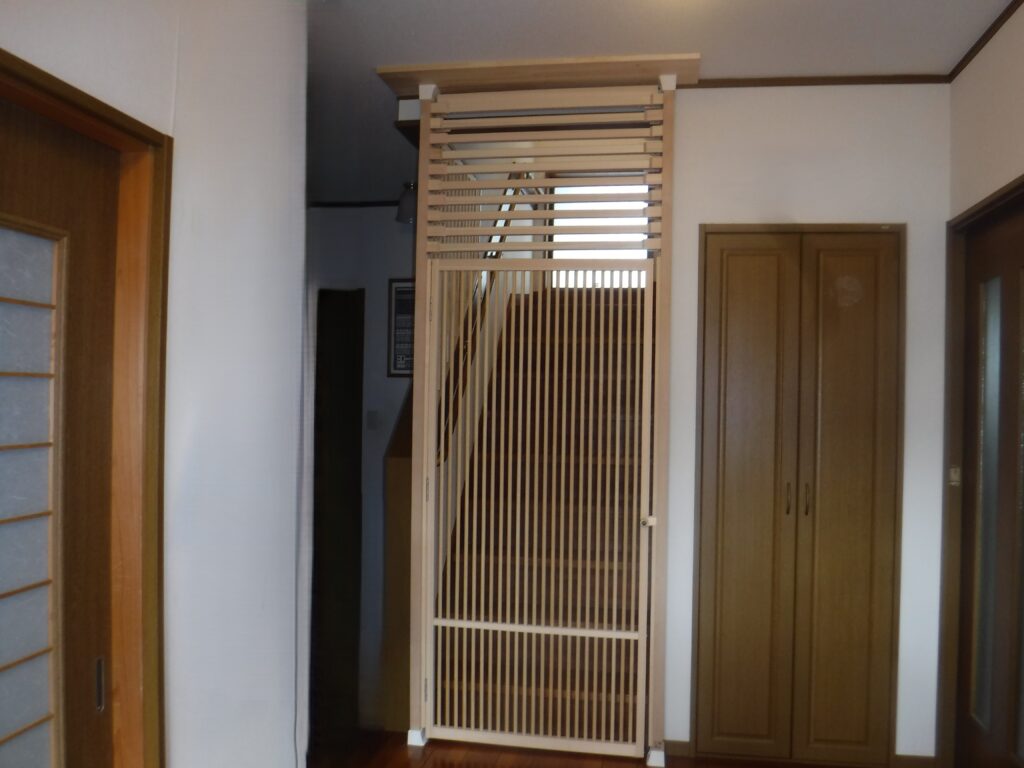 千葉県船橋市K様邸でねこ工房製ランマ付にゃんが-どを取り付けました。