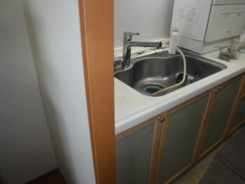 千葉市緑区O様邸でお客様支給品のTOTO製キッチンの蛇口交換しました。