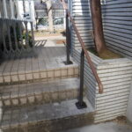 千葉市若葉区S様邸でアプロ－チ階段の手摺とりつけました。