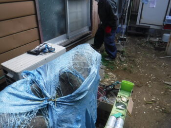 仮設トイレ部屋