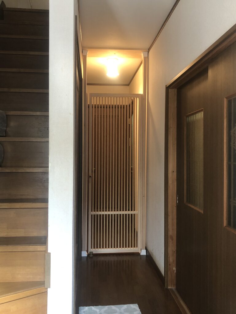 千葉県船橋市T様邸でねこ工房製にゃんが-どを取付ました。