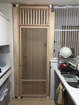 千葉県流山市M様邸でねこ工房製にゃんが-どを取り付けました。