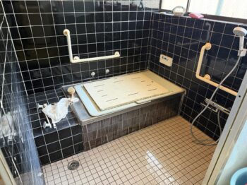 千葉県市原市K様邸で浴室の漏水補修工事を行いました。