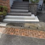 千葉県大網白里市T様邸で玄関タイルを貼り替えました。